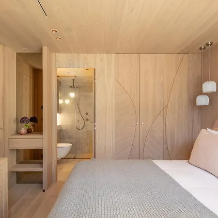 Chalet Acorn